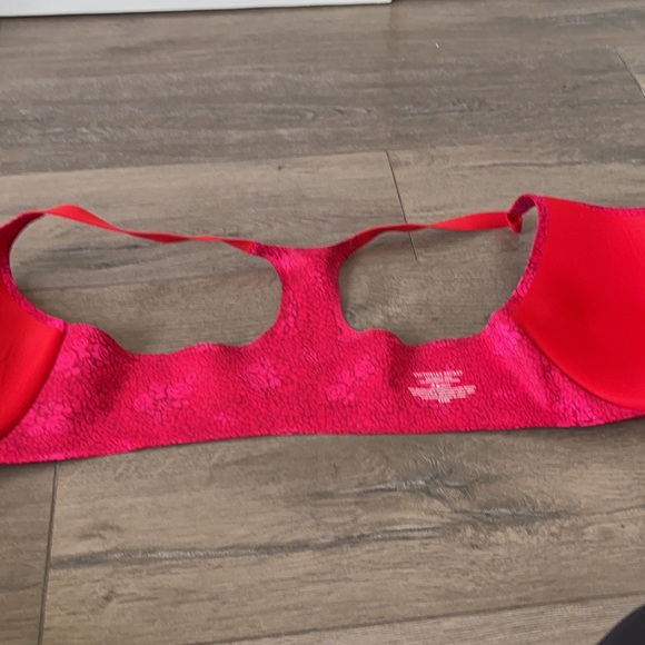 Victoria’s Secret Racerback Demi - Picture 11 of 16